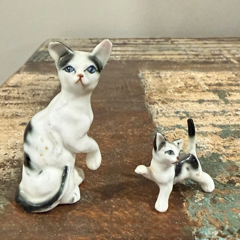 Siamese Kitten Cat Vintage Ceramic 2 pc Mom & Kitty Miniature Mini Shelf Cottage